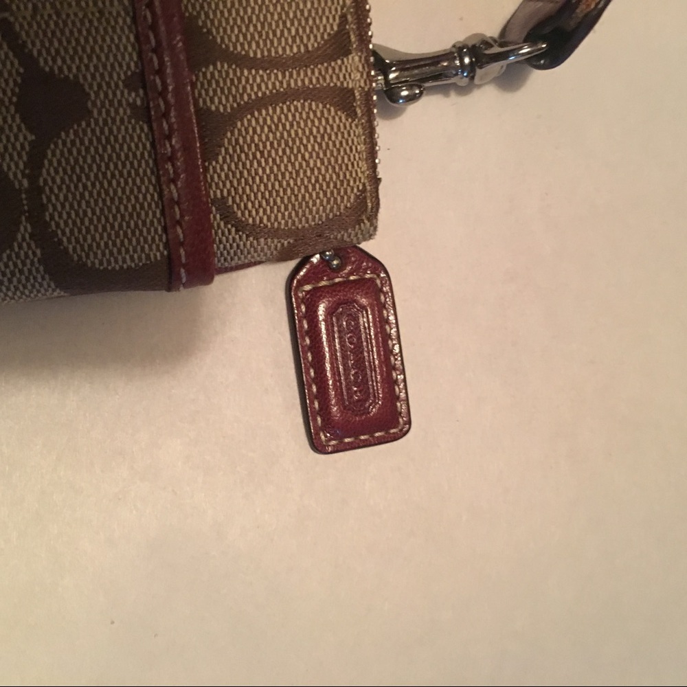 COACH signature crossbody suede swingpack - Picture 6 of 8